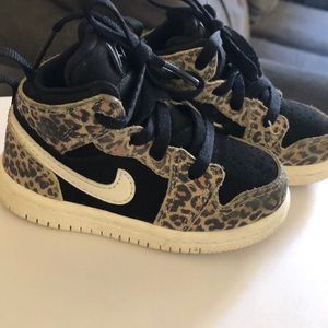 Nike Girls leopard print